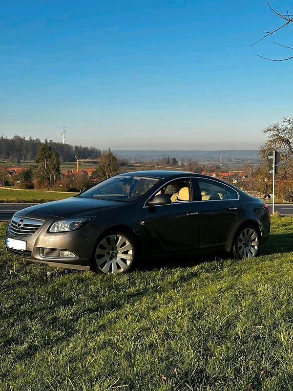 Grau Gebraucht 2008 Opel Insignia Limousine | 5.700 € (Fairer Preis) - Bild 1/4