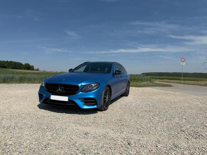 Rot Gebraucht 2017 Mercedes E220 AMG line Kombi | 27.500 € (Teuer) - Bild 1/4