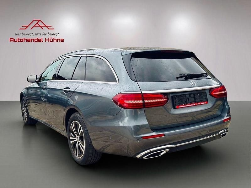 Gebraucht Mercedes E200 197 PS (144 kW) 2022 Grau Limousine