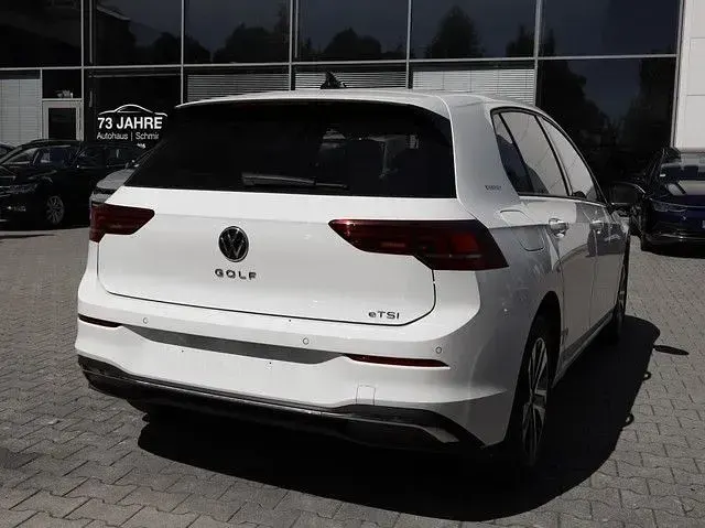 Gebraucht VW Golf VIII R 116 PS (85 kW) 2025 Pure white Limousine