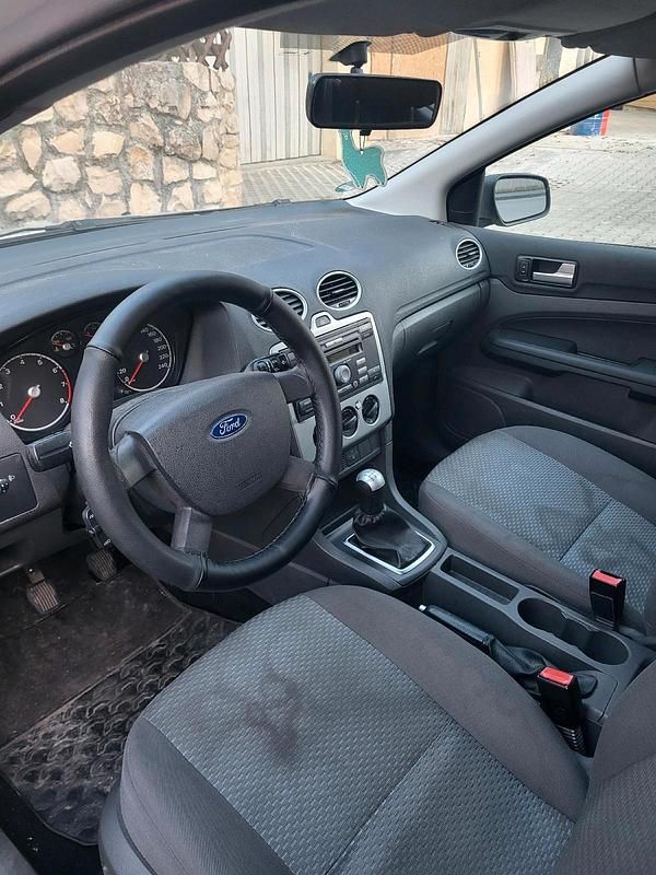 Gebraucht Ford Focus 100 PS (73 kW) 2005 Kombi
