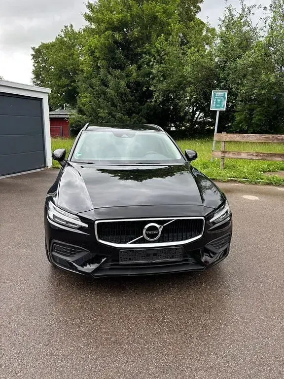 Gebraucht Volvo V60 150 PS (110 kW) 2018 Schwarz Kombi