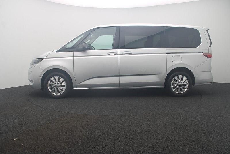 Second-hand VW Multivan Life 150 CP (110 kW) 2024 Argintiu Monovolum