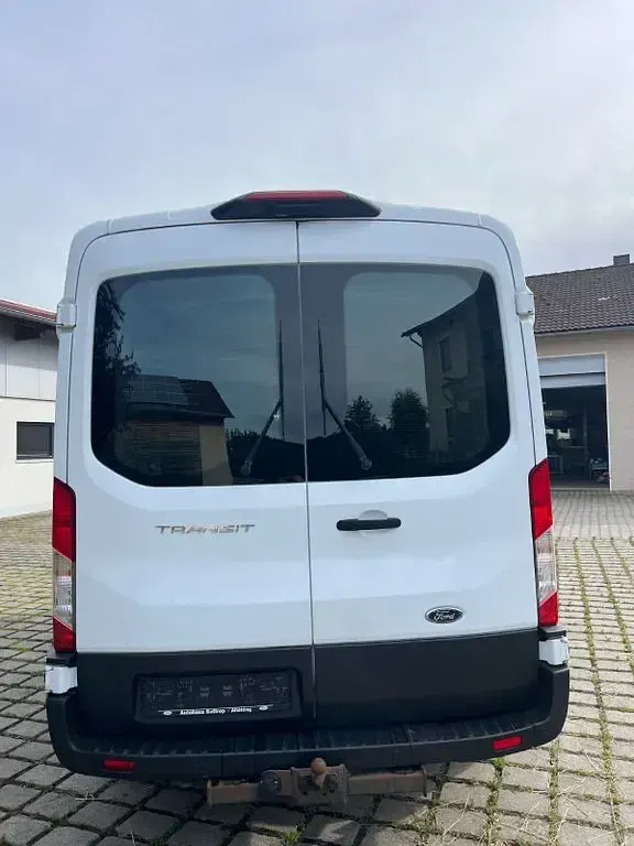 Gebraucht Ford Transit 131 PS (96 kW) 2021 Weiß Kombi