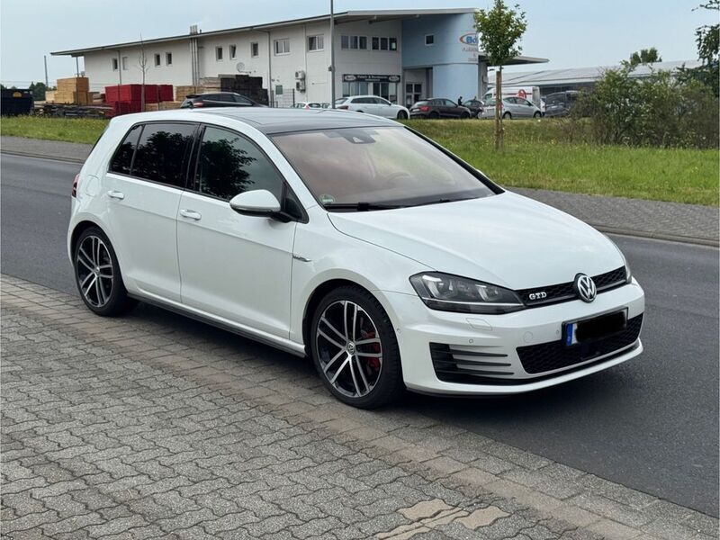 Weiß Gebraucht 2015 VW Golf VII GTD Limousine | 13.300 € (Fairer Preis) - Bild 1/4