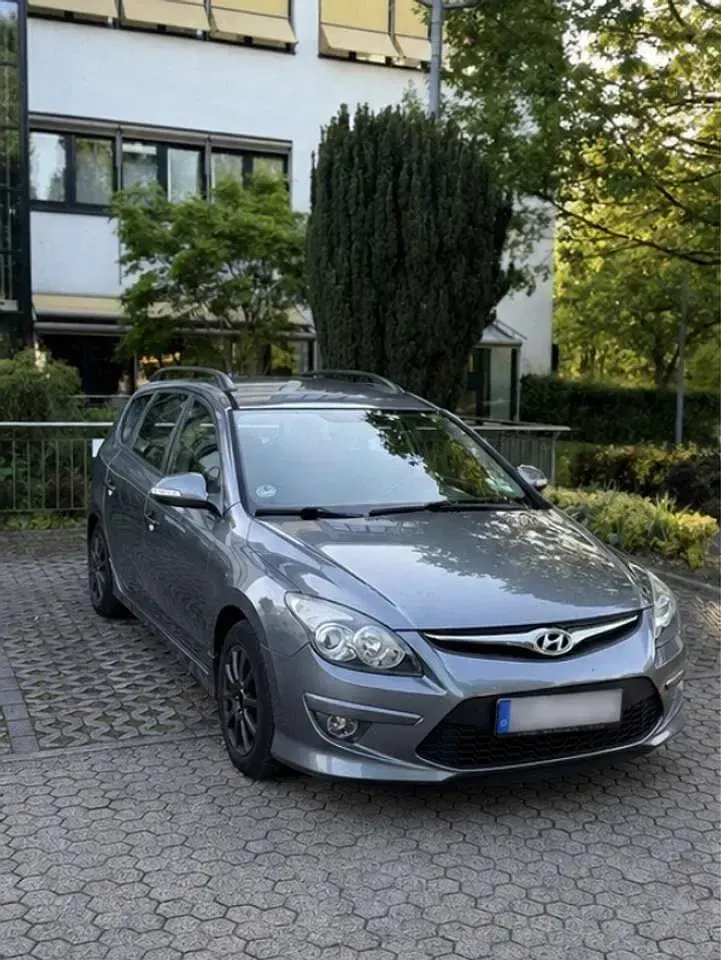 Gebraucht Hyundai i30 Classic 90 PS (66 kW) 2012 Kombi