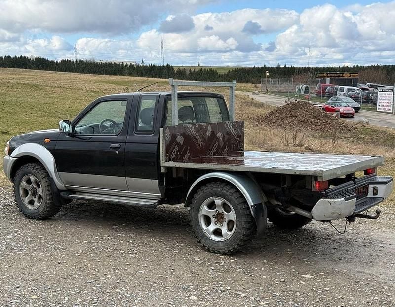 Gebraucht Nissan Navara 133 PS (97 kW) 2004 Schwarz Abholung