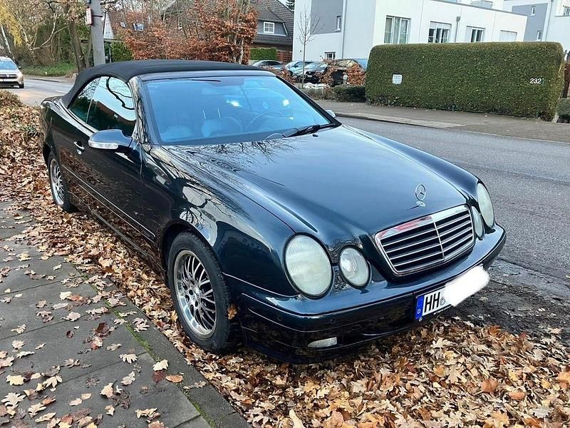 Schwarz Gebraucht 2002 Mercedes CLK320 Avantgarde Cabrio | 12.900 € - Bild 1/4