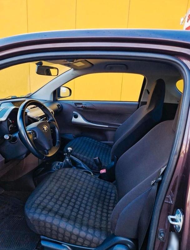 Gebraucht Toyota iQ 68 PS (50 kW) 2009 Andere farben Kleinwagen