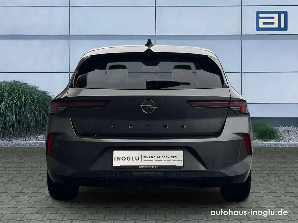 Neu Opel Astra Edition 131 PS (96 kW) 2025 Grau Limousine