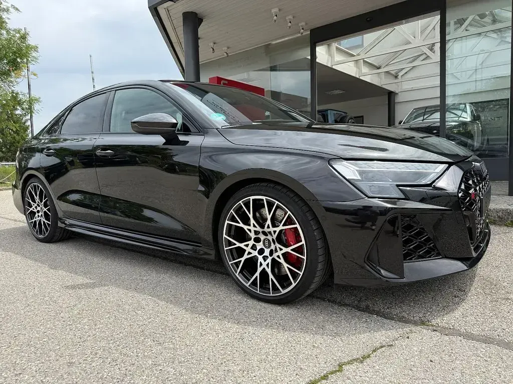 Gebraucht Audi RS3 Sport 400 PS (294 kW) 2025 Schwarz Limousine