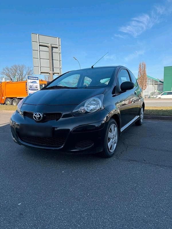 Gebraucht Toyota Aygo 68 PS (50 kW) 2009 Schwarz Kleinwagen
