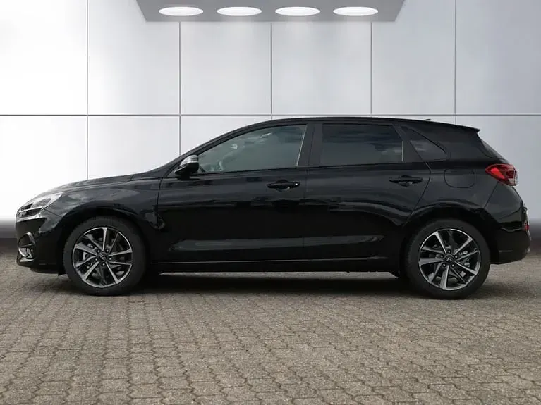 Gebraucht Hyundai i30 Advantage 140 PS (102 kW) 2025 Schwarz Limousine