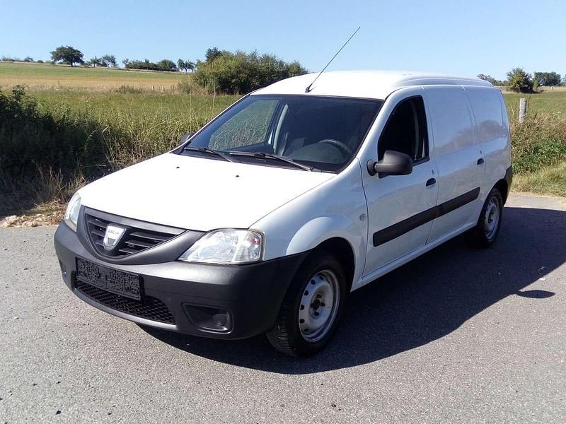 Gletscherweiss Gebraucht 2010 Dacia Logan Ambiance Limousine | 3.500 € (Teuer) - Bild 1/4