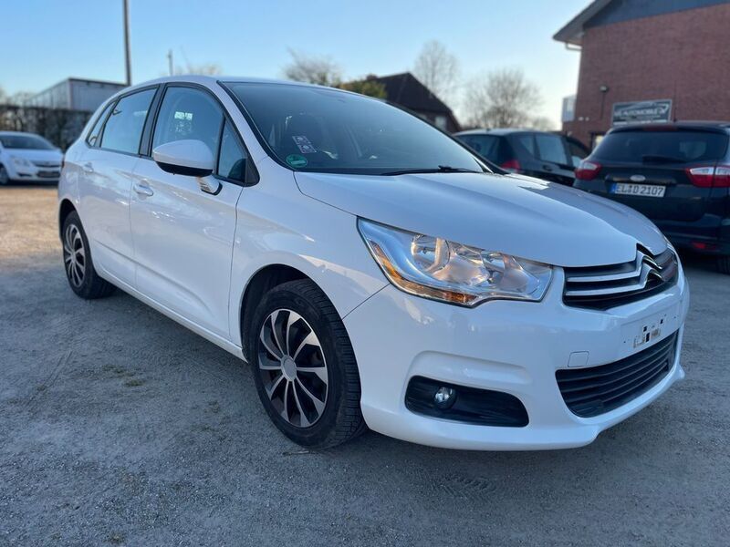 Weiß Gebraucht 2016 Citroën C4 Live Limousine | 6.999 € (Etwas zu teuer) - Bild 1/4