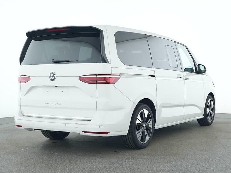 Gebraucht VW Multivan Style 204 PS (150 kW) 2024 Weiß Van