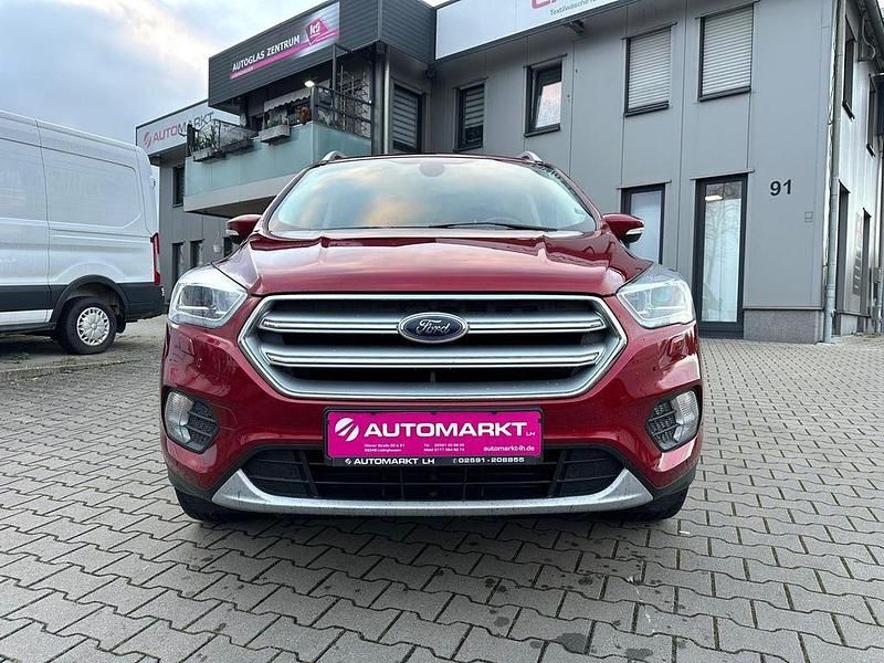 Rot Gebraucht 2018 Ford Kuga Titanium SUV | 14.290 € (Fairer Preis) - Bild 1/4