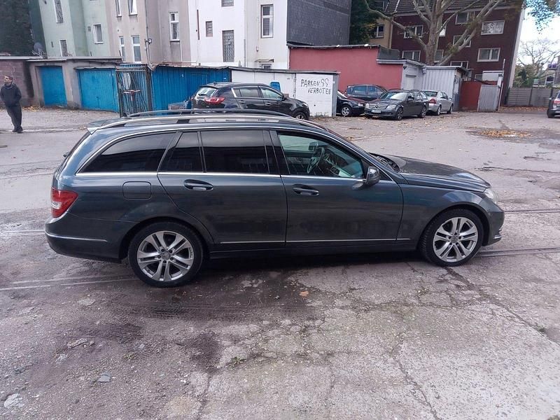 Gebraucht Mercedes C200 Avantgarde 136 PS (100 kW) 2012 Grau Kombi