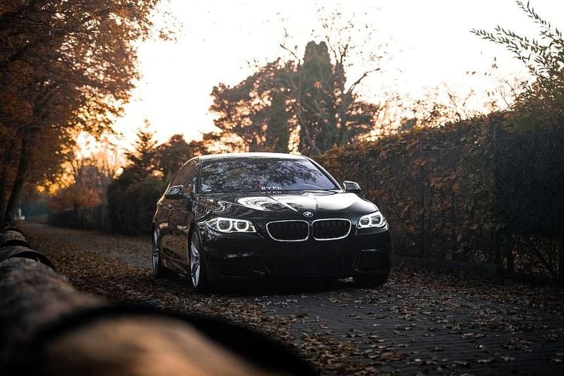 Grau Gebraucht 2014 BMW 550 M Sport Limousine | 21.900 € (Fairer Preis) - Bild 1/4