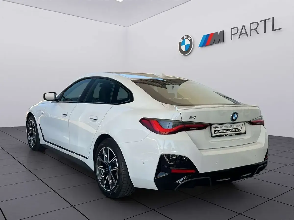 Gebraucht BMW i4 Performance 400 kW (544 PS) 2024 Weiß Limousine
