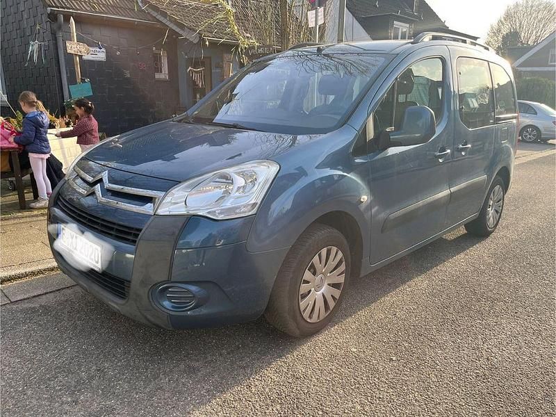 Gebraucht Citroën Berlingo 120 PS (88 kW) 2011 Grün Van / Kleinbus