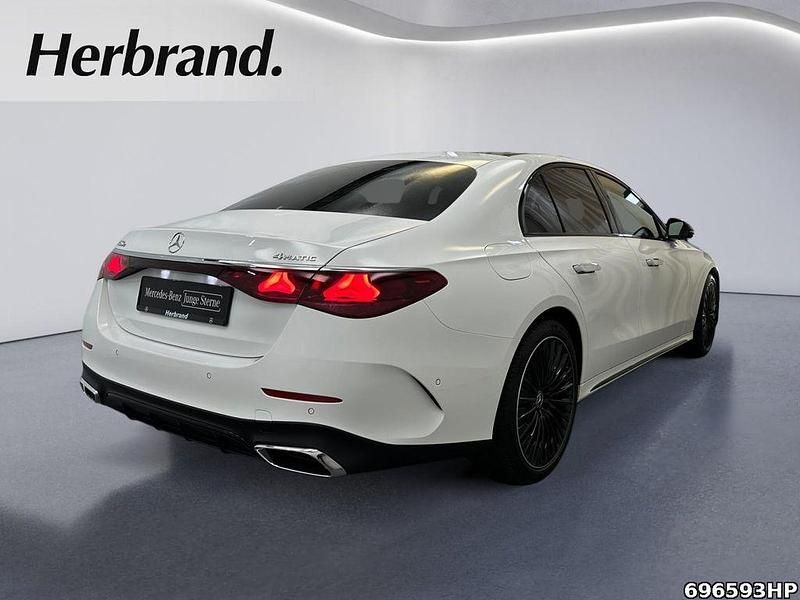 Gebraucht Mercedes E400 AMG 381 PS (280 kW) 2025 Unilack polarweiß Limousine