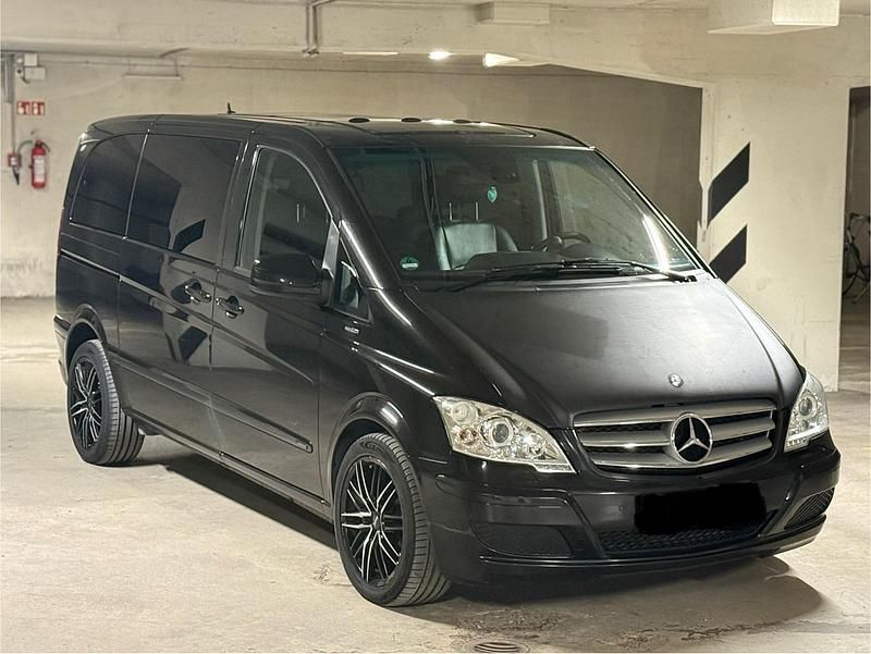 Schwarz Gebraucht 2013 Mercedes Viano Van / Kleinbus | 13.990 € (Superpreis) - Bild 1/4