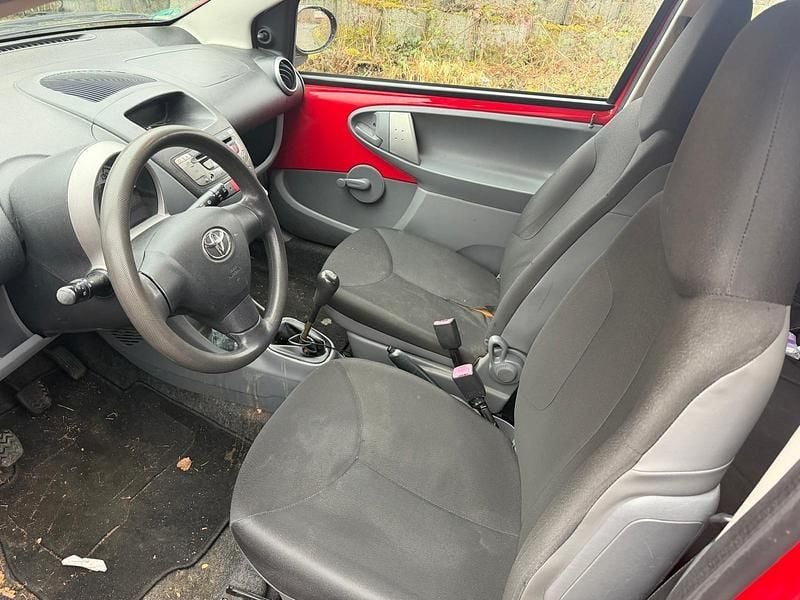 Gebraucht Toyota Aygo 2009 Rot Kleinwagen