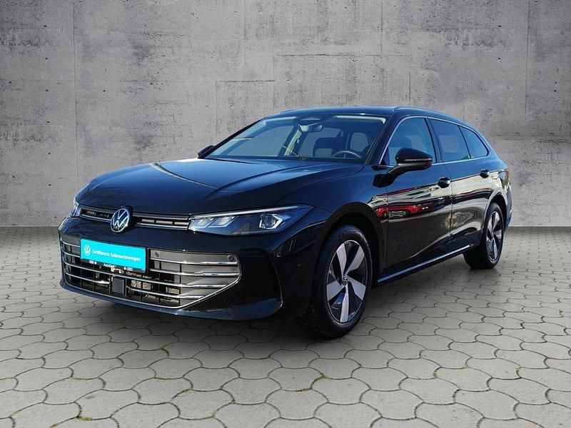 Gebraucht VW Passat IQ Drive 150 PS (110 kW) 2025 Schwarz Kombi