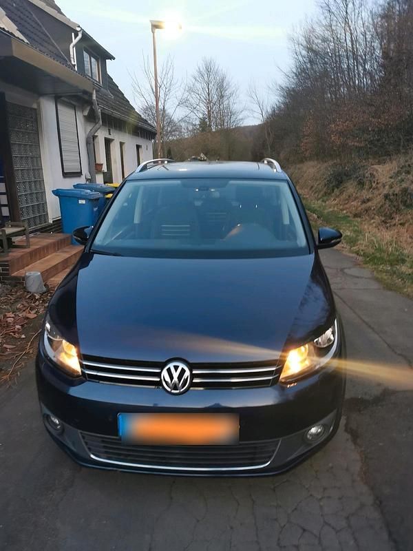 Gebraucht VW Touran 140 PS (102 kW) 2015 Blau Van / Kleinbus