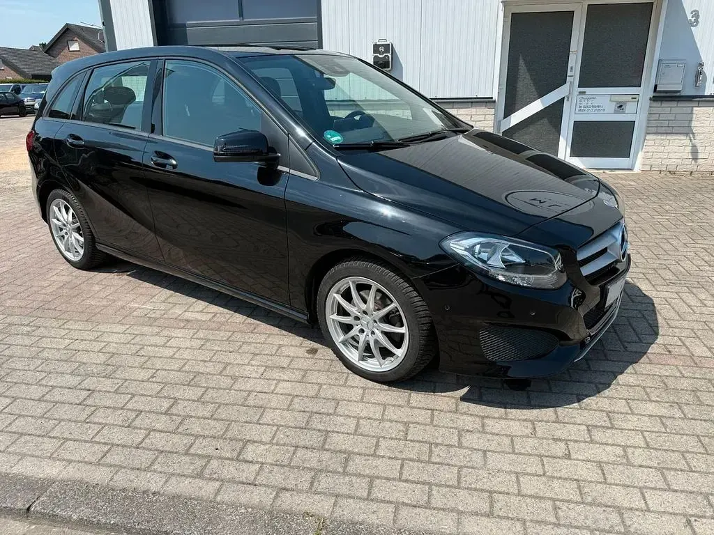 Gebraucht Mercedes B220 177 PS (130 kW) 2016 Schwarz Kleinwagen