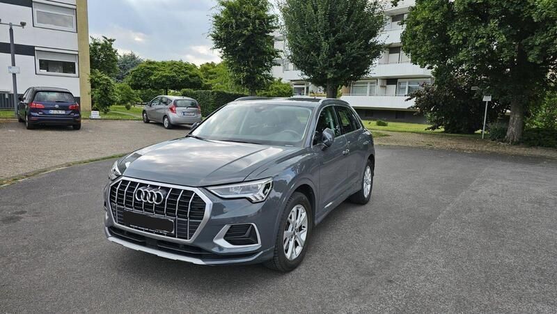 Grau Gebraucht 2019 Audi Q3 Ambiente SUV | 32.500 € (Teuer) - Bild 1/4