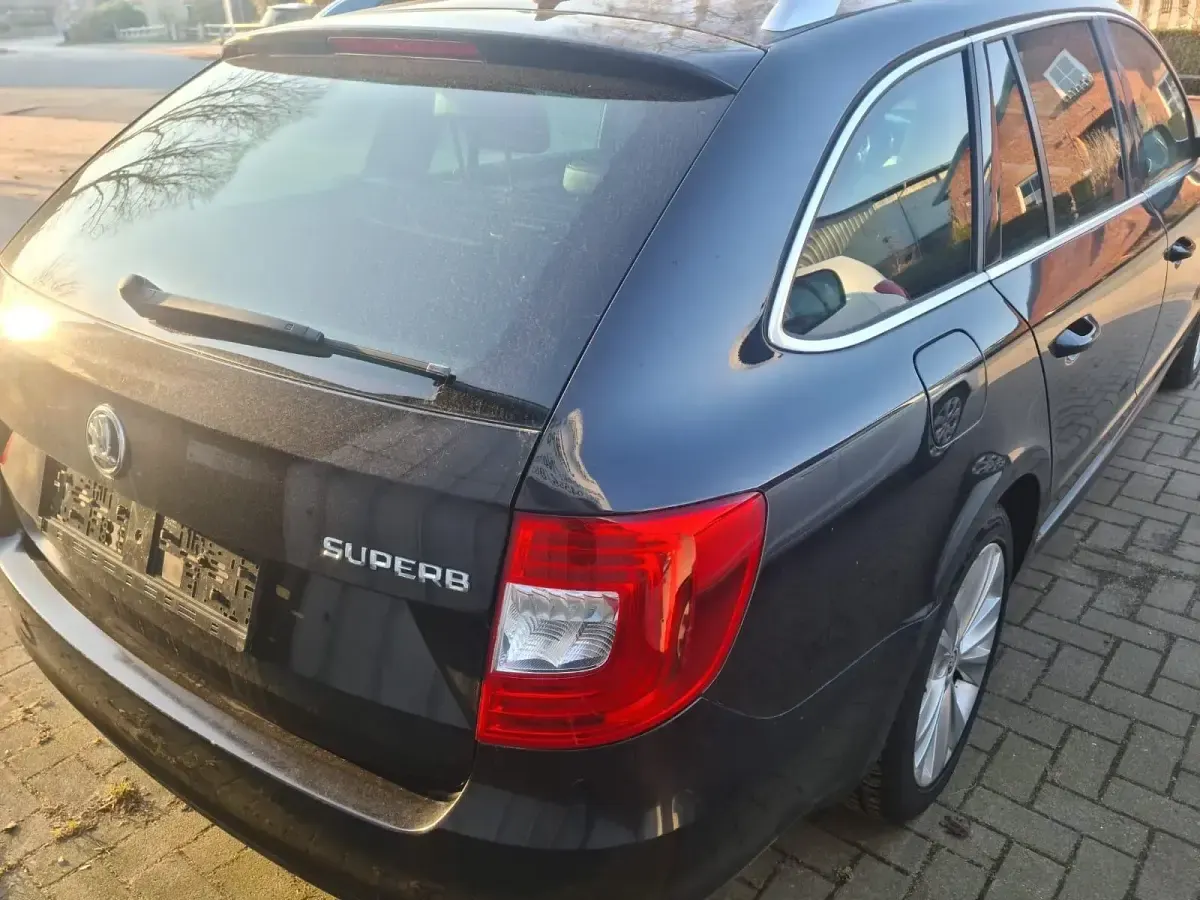 Brugt Skoda Superb 140 HK (102 kW) 2014 Sort Stationcar