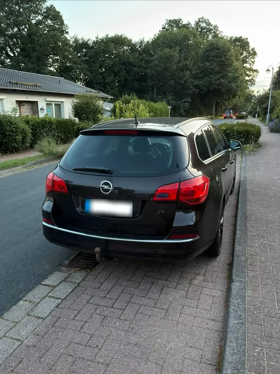 Gebraucht Opel Astra 136 PS (100 kW) 2014 Andere farben Kombi