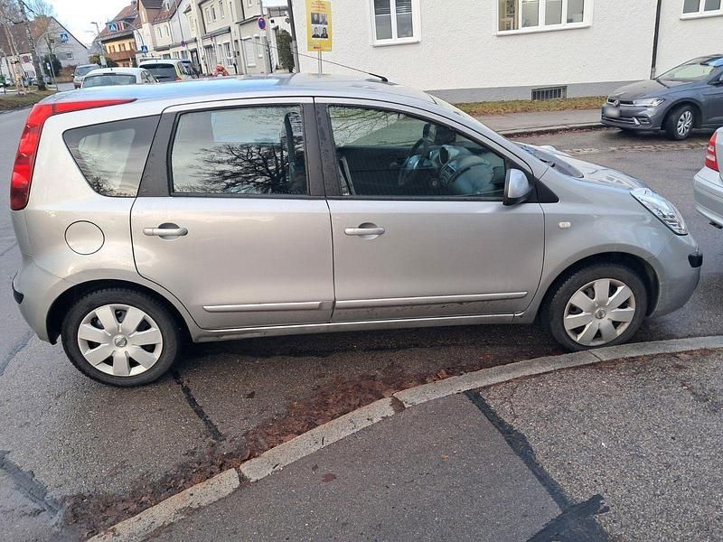 Usata Nissan Note Acenta 110 CV (80 kW) 2006 Argento Utilitaria