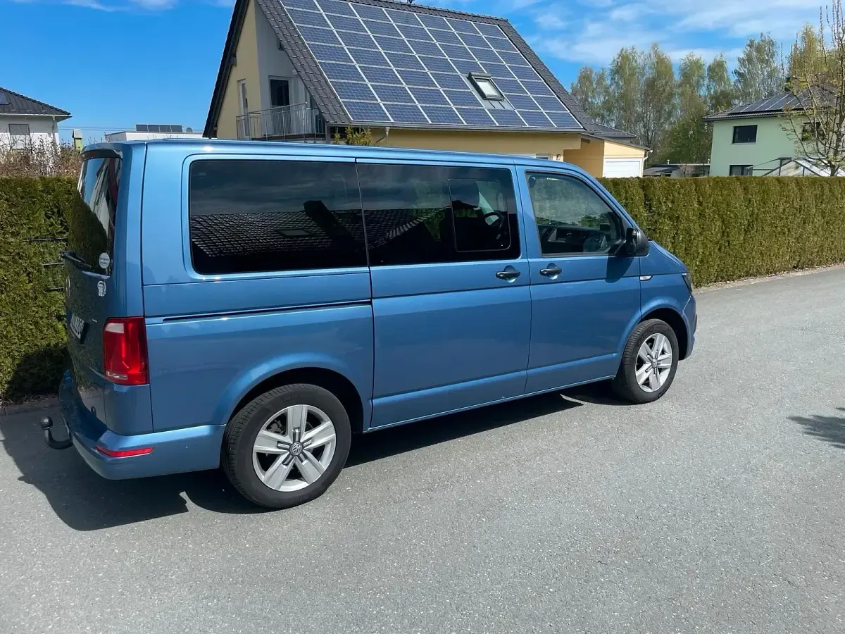 Gebraucht VW Multivan Trendline 150 PS (110 kW) 2018 Blau Van / Kleinbus