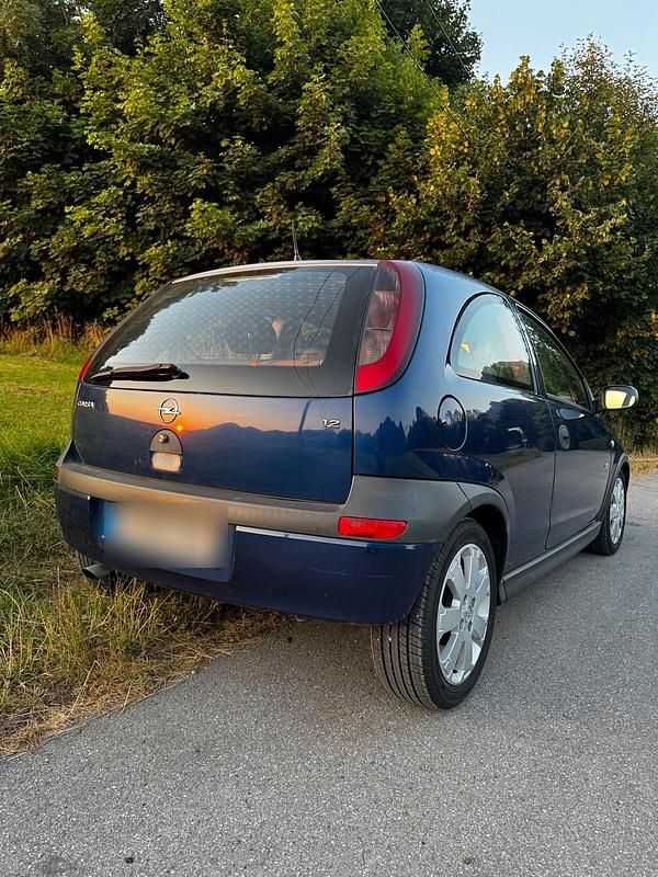 Blau Gebraucht 2001 Opel Corsa Kleinwagen | 500 € (Superpreis) - Bild 1/4