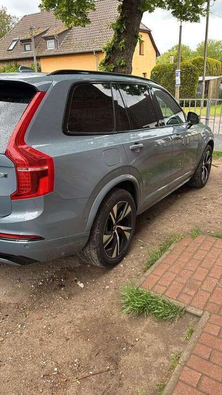 Grau Gebraucht 2023 Volvo XC90 Plus SUV | 48.000 € (Superpreis) - Bild 1/4