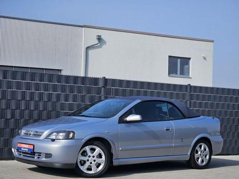Gebraucht Opel Astra 147 PS (108 kW) 2002 Silber Cabrio