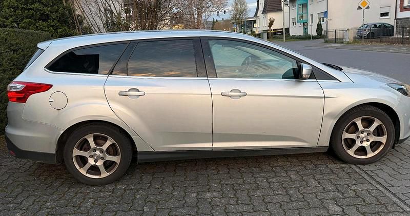 Gebraucht Ford Focus 125 PS (91 kW) 2013 Silber Kombi