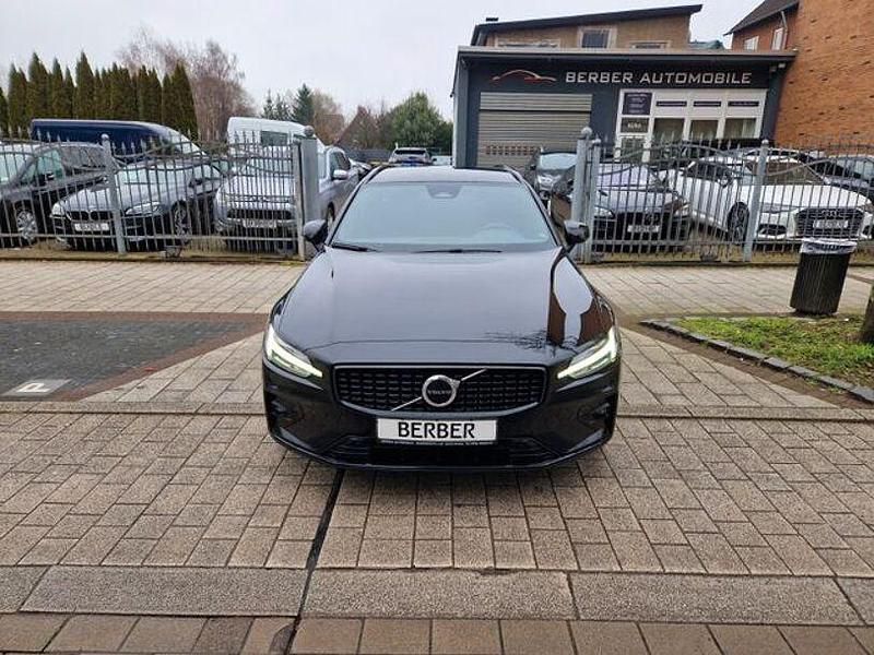 Gebraucht Volvo V60 Plus 197 PS (144 kW) 2022 Schwarz Kombi