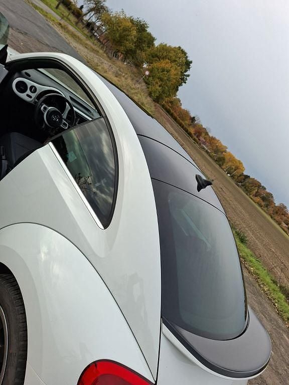 Weiß Gebraucht 2015 VW Beetle CLUB Limousine | 9.700 € (Fairer Preis) - Bild 1/4