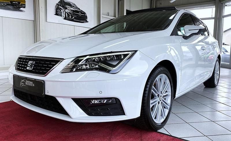 Weiß Gebraucht 2020 Seat Leon XCELLENCE Limousine | 18.490 € (Fairer Preis) - Bild 1/4