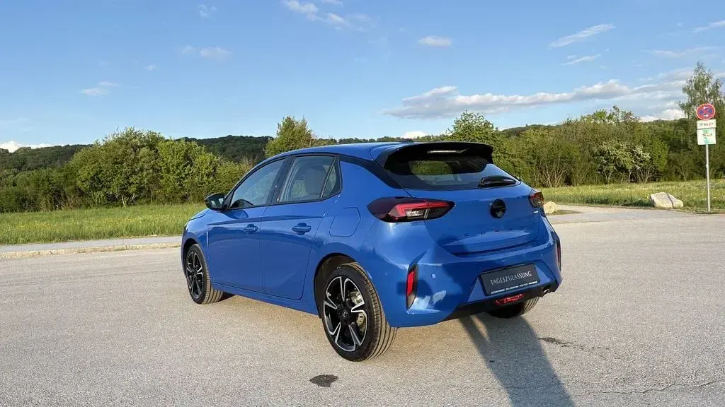 Nouă Opel Corsa 101 CP (74 kW) 2025 Albastru Hatchback