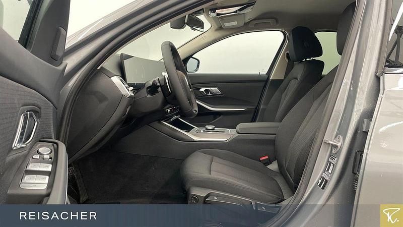 Neu BMW 320 184 PS (135 kW) 2025 Grau Kombi