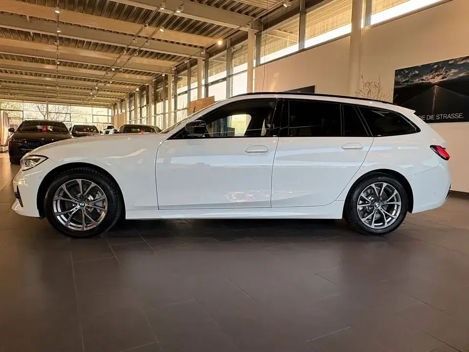 Gebraucht BMW 330 Sport Line 286 PS (210 kW) 2021 Weiß Kombi