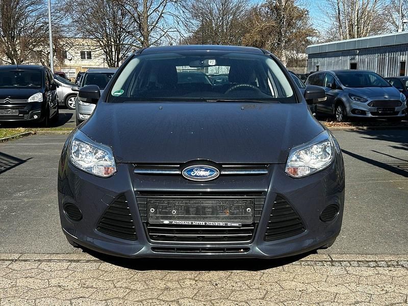 Gebraucht Ford Focus Ambiente 101 PS (74 kW) 2014 Grau Kombi