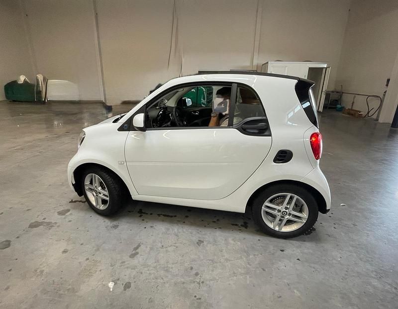 Gebraucht Smart ForTwo Coupé 60 kW (82 PS) 2021 Weiß Kleinwagen