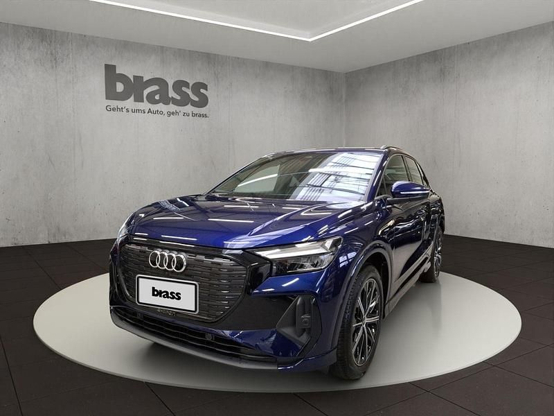 Navarrablau metallic Gebraucht 2024 Audi Q4 e-tron S-Line SUV | 51.800 € - Bild 1/4