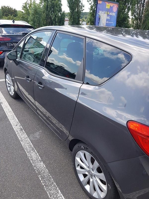 Gebraucht Opel Meriva 103 PS (75 kW) 2011 Grau Van / Kleinbus